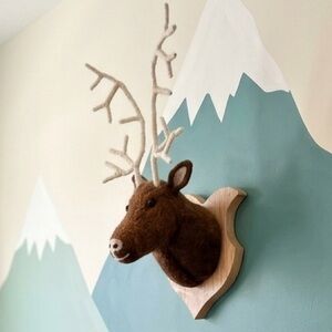 Mountain Woodland Deer Head Wall Mount - Brown